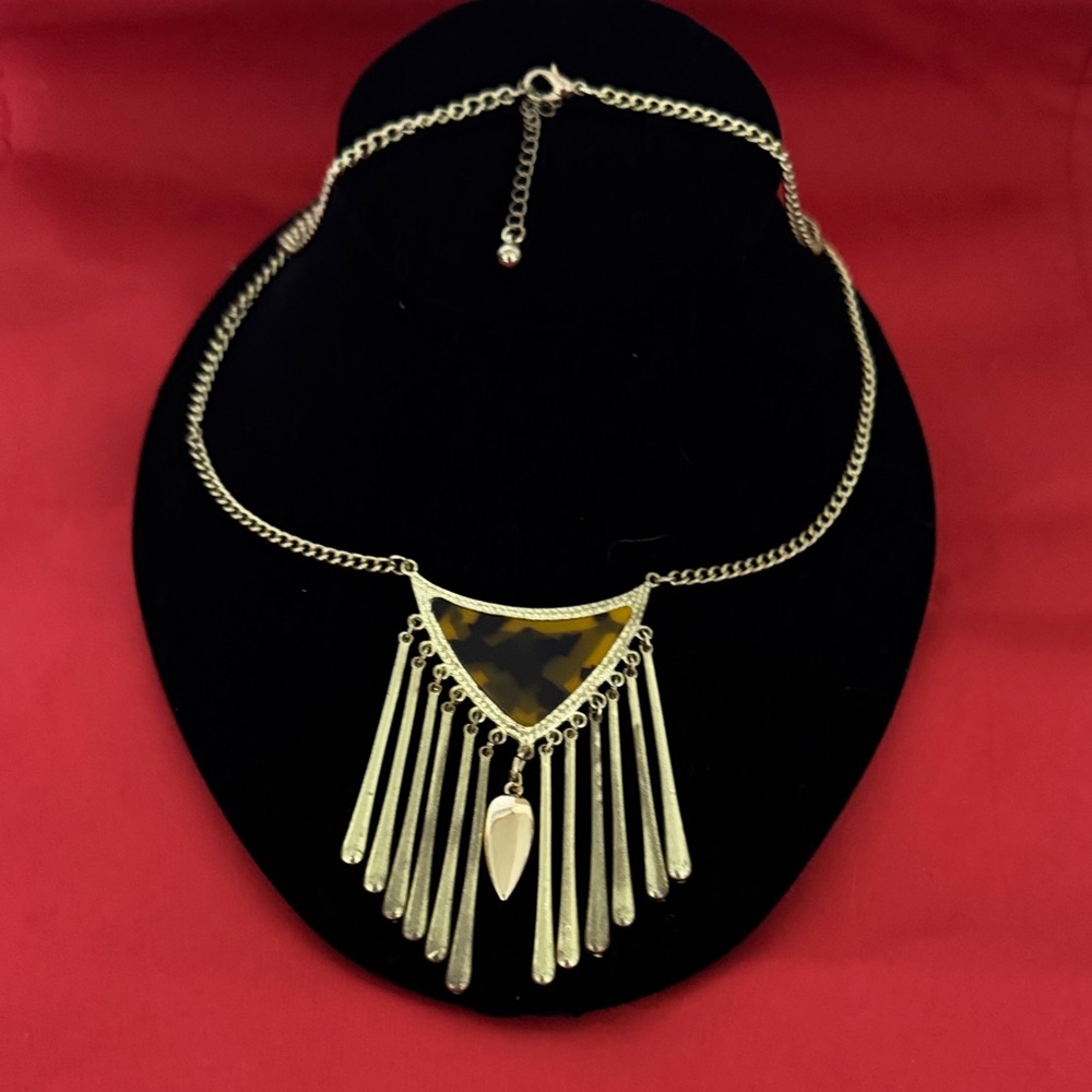 Elegant Black and gold Tone Design Necklace 17 1/2” long/pendant 2 1/2 Ext.